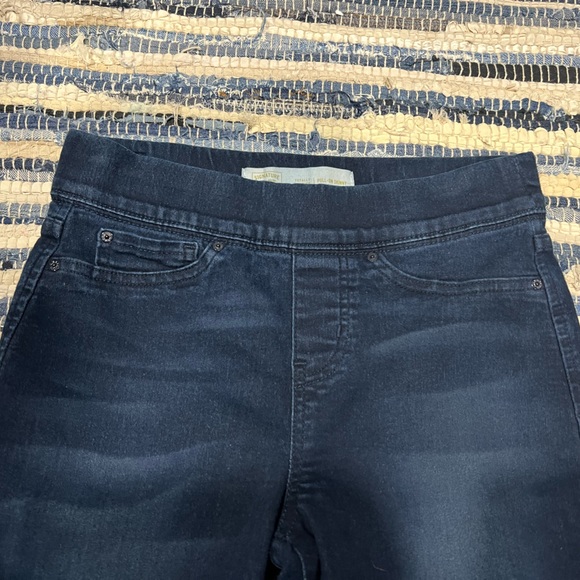 Women’s Levi’s pull on skinny jeans size 27x30 - Picture 4 of 9